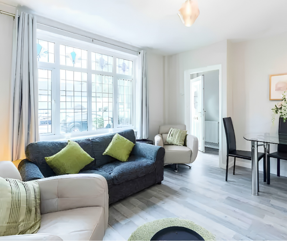 Colne House _ Beautiful 4 Bedroom Home _ Sleeps 7
